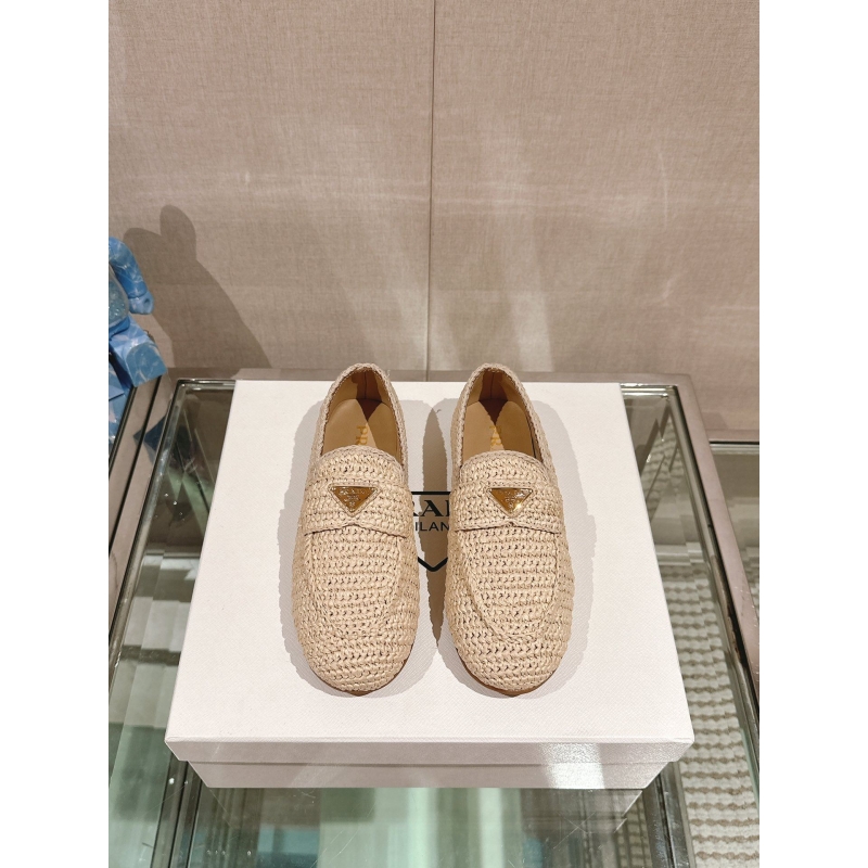 Pra*a leather shoes